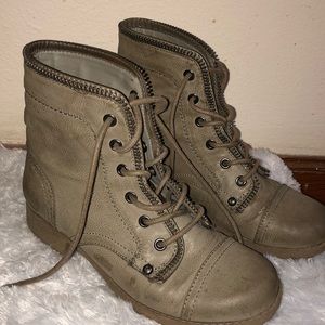 Girl boots that are greenish/brownish